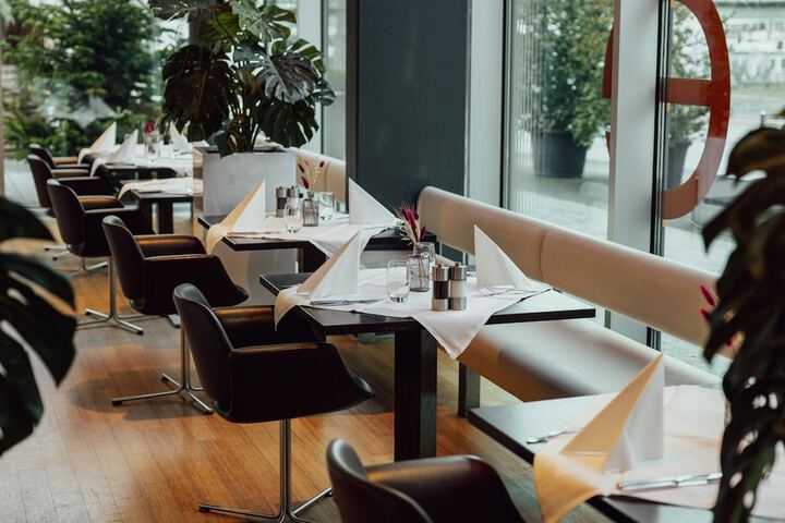 Dining 174 of 289