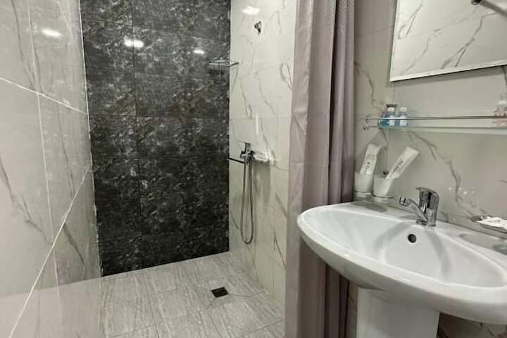 Room 12 of 22