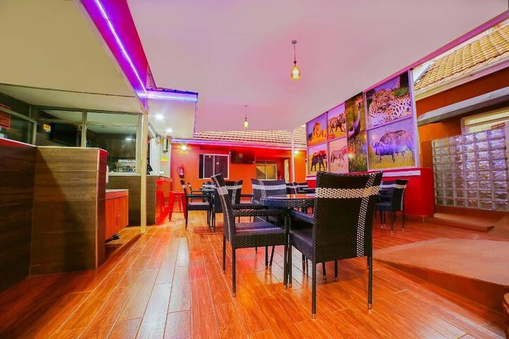 Lounge 46 of 57