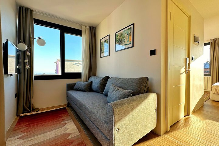 Room 49 of 99