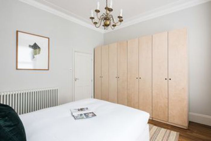 Room 9 of 22