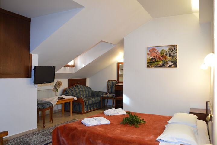 Room 15 of 54