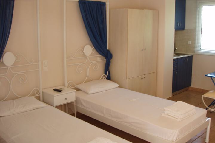 Room 18 of 96