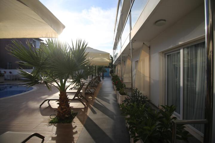 Terrace/Patio 3 of 7