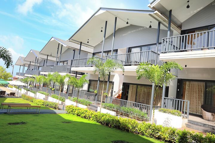 Hotel Exterior 125 of 126