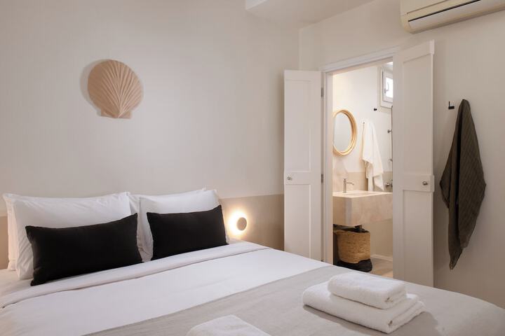 Room 8 of 24