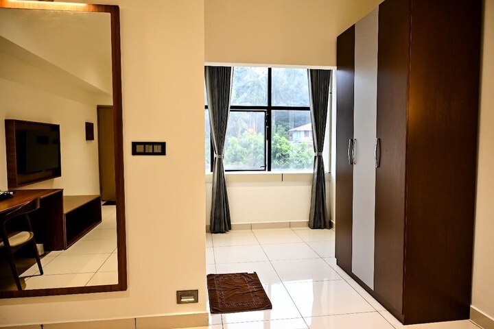 Room 10 of 61