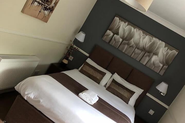 Room 6 of 38