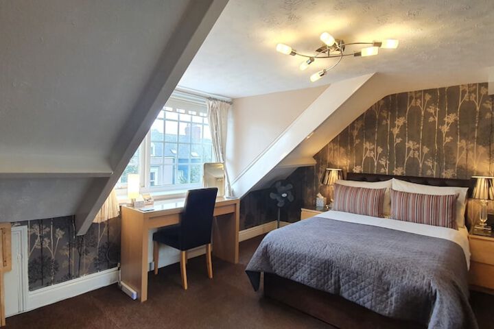 Room 8 of 22