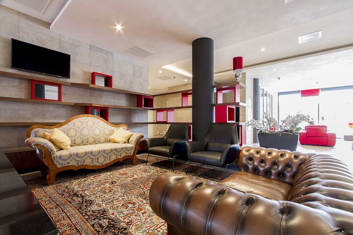 Guest Lobby