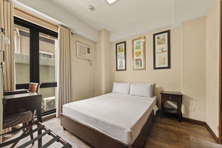 Room 13 of 37