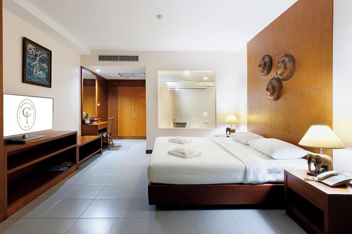 Room 33 of 68