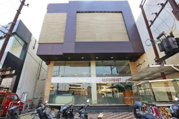 FabHotel Mezbaan Regency Gol Bazar