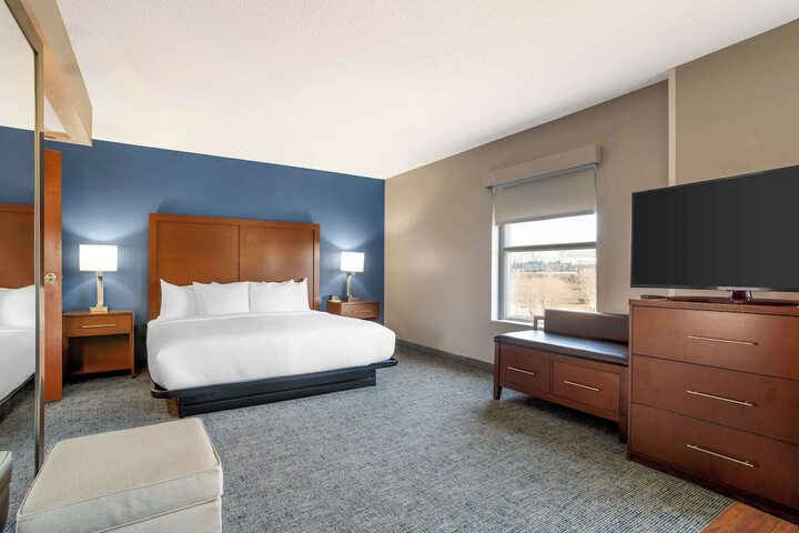 1 King Bed Suite (21 of 21)