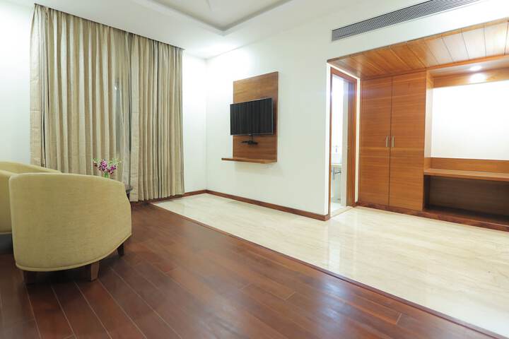 Room 33 of 94