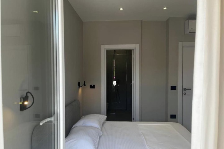 Room 16 of 71