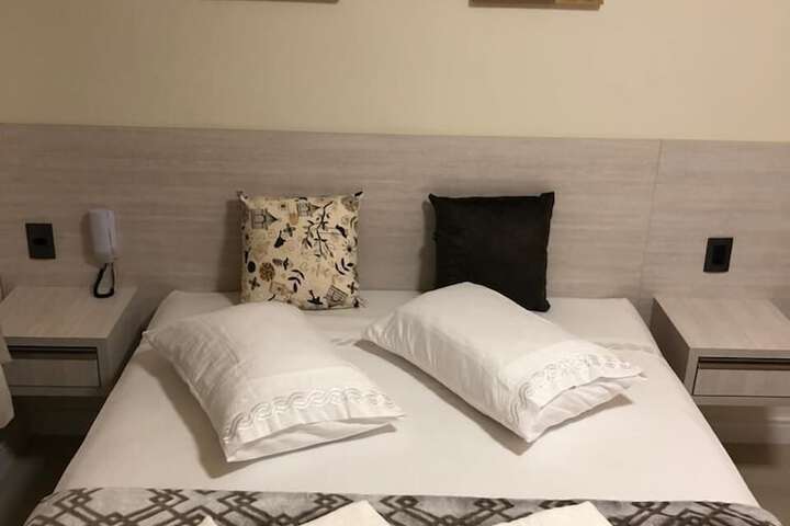 Room 9 of 39