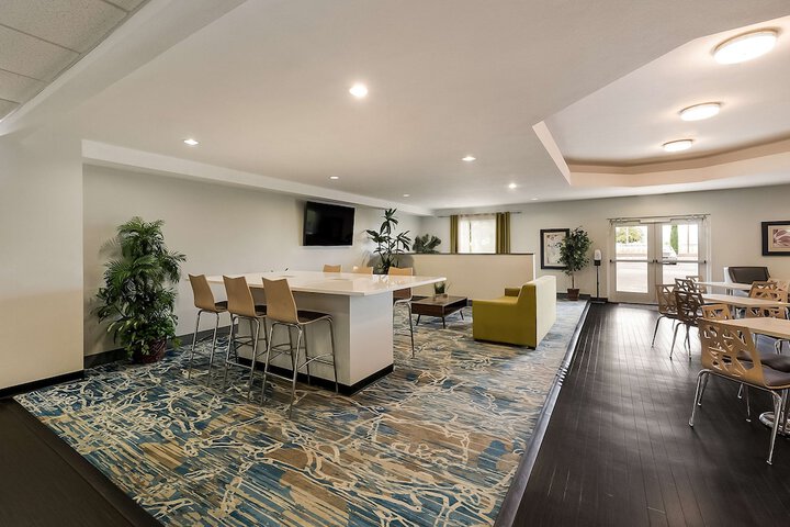 Hotel Interior 4 of 30