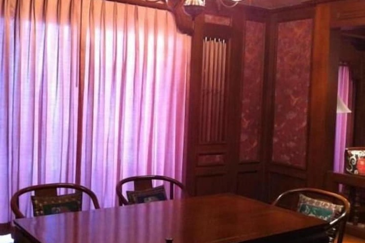 Dining 87 of 102