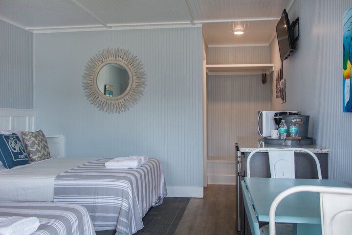 Room 3 of 52