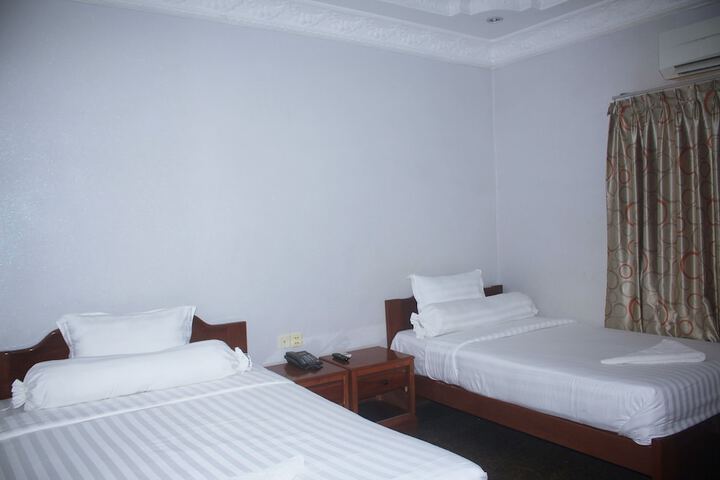 Room 18 of 52