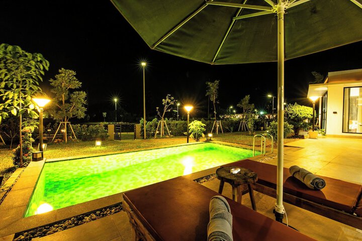 Pool 111 of 198
