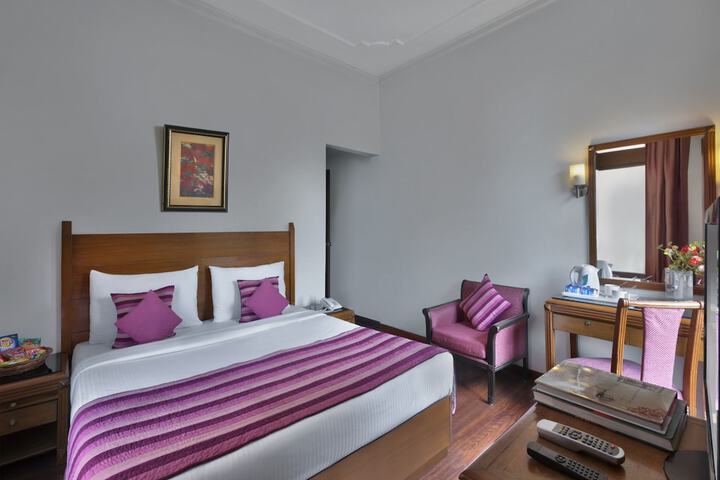 Room 3 of 30
