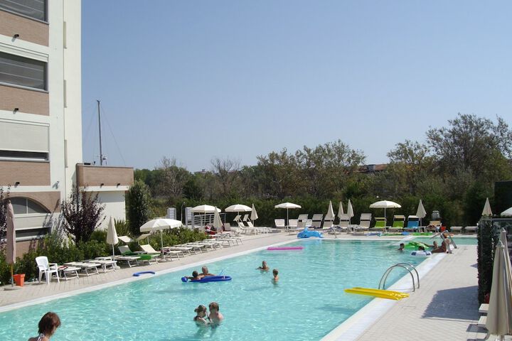 Pool Hotel