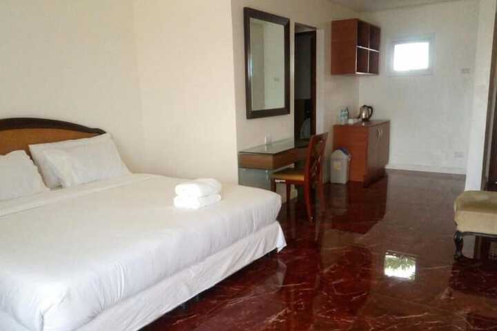 Room 13 of 50