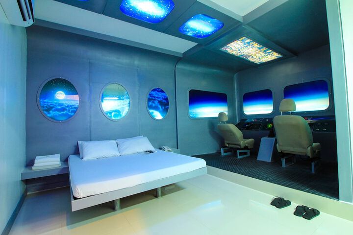 Room 8 of 23