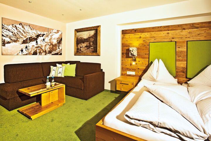 Room 10 of 79