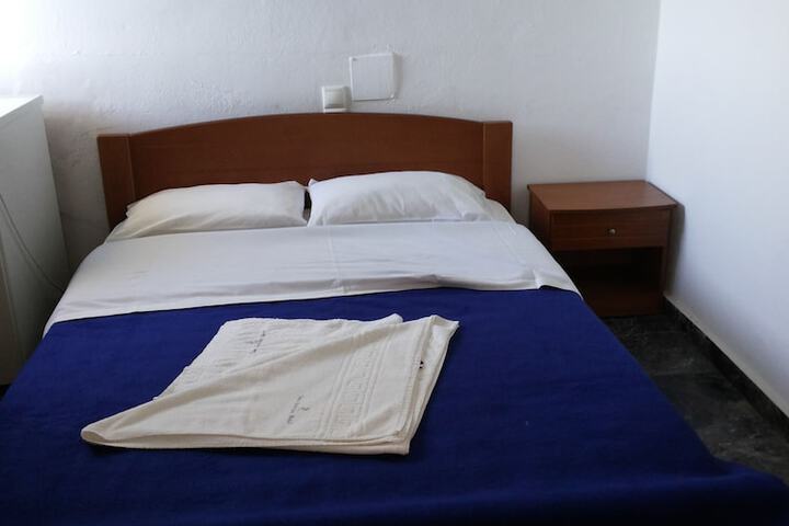 Room 18 of 76
