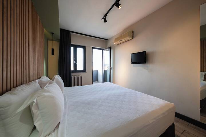 Room 47 of 82