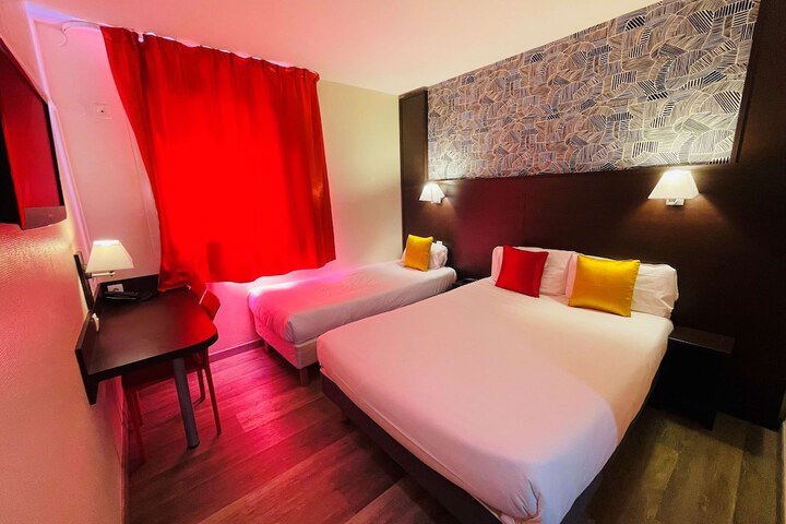Room 30 of 44