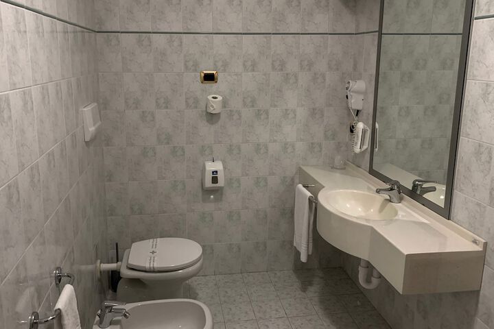 Room 33 of 57
