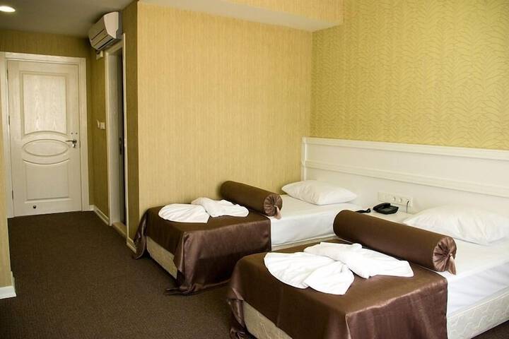 Room 10 of 21
