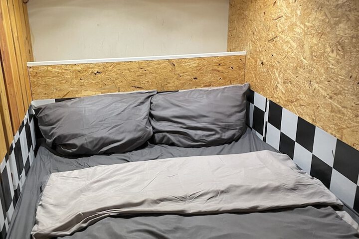 Room 6 of 60