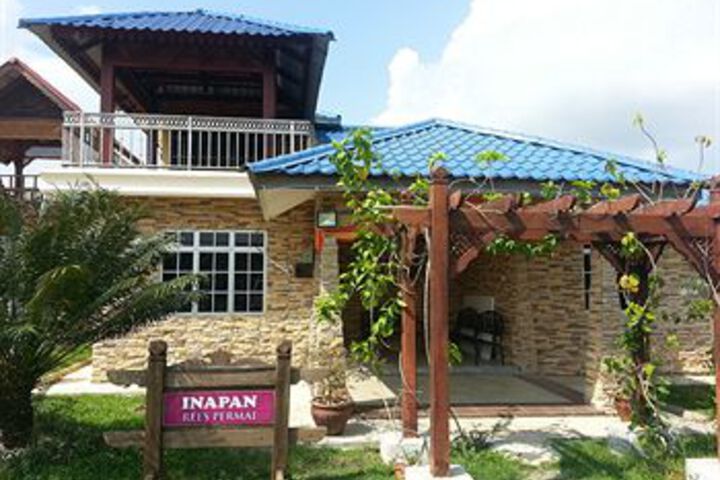 D Rees Permai