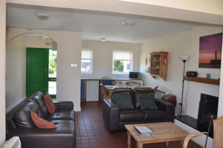 Room 7 of 16