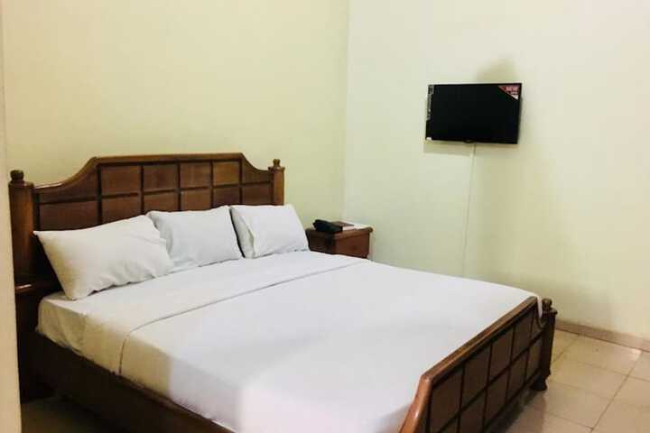 Room 3 of 13