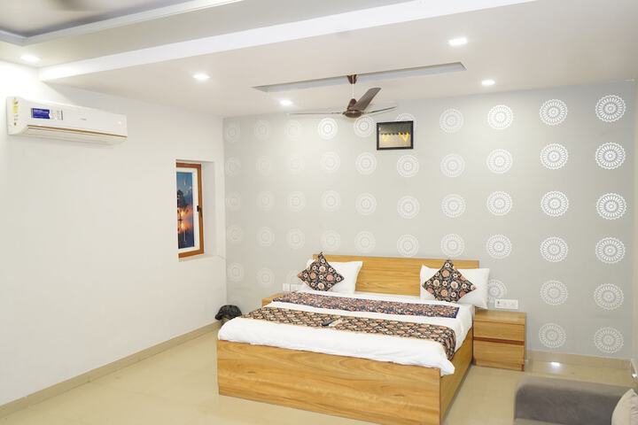 Room 14 of 31