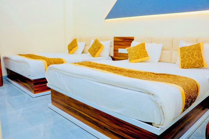 Room 9 of 22