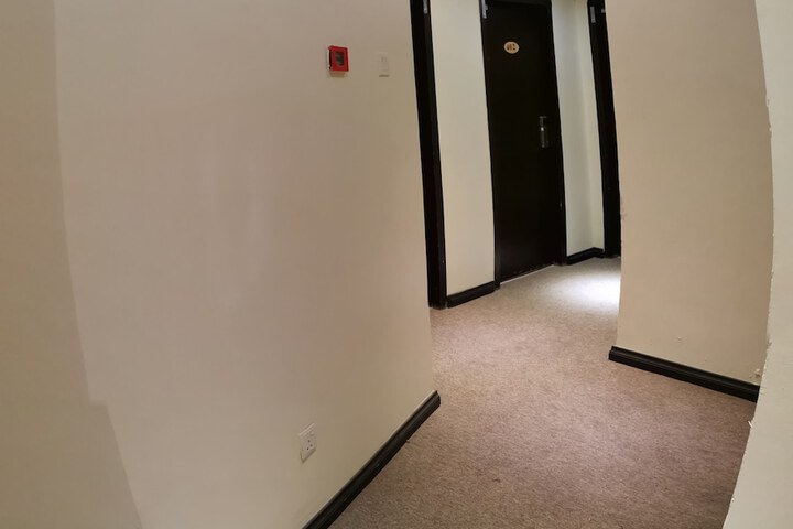 Room 18 of 31