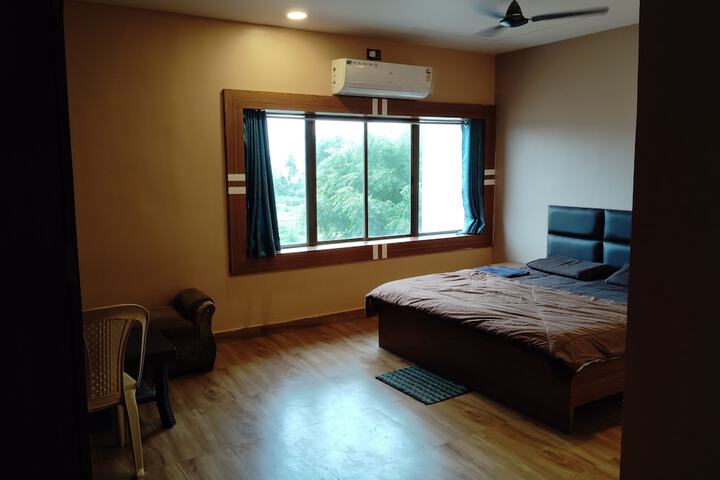 Room 16 of 28