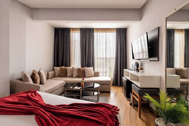 Room 33 of 85