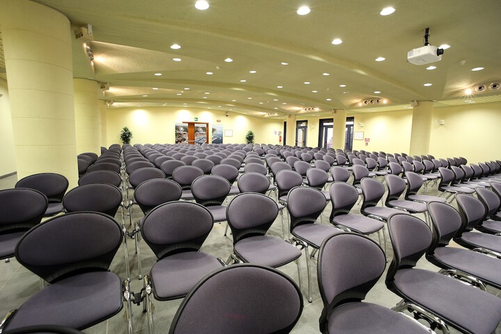 Business Center 59 of 72