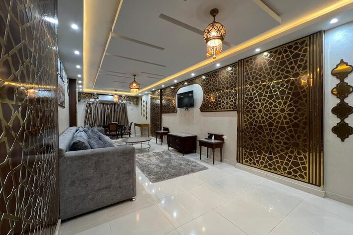 Room 44 of 177