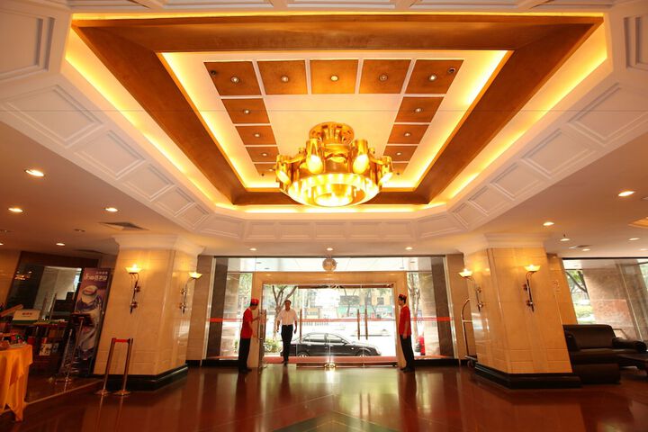 Hotel Lobby