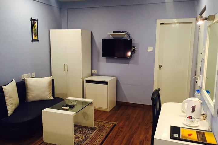 Room 16 of 33