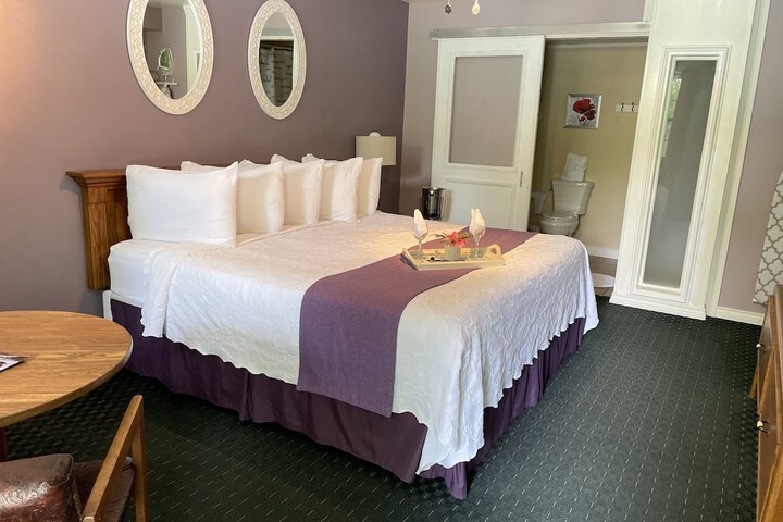 Room 10 of 43